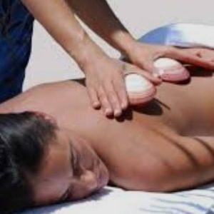 Massage aux coquillages chauds
